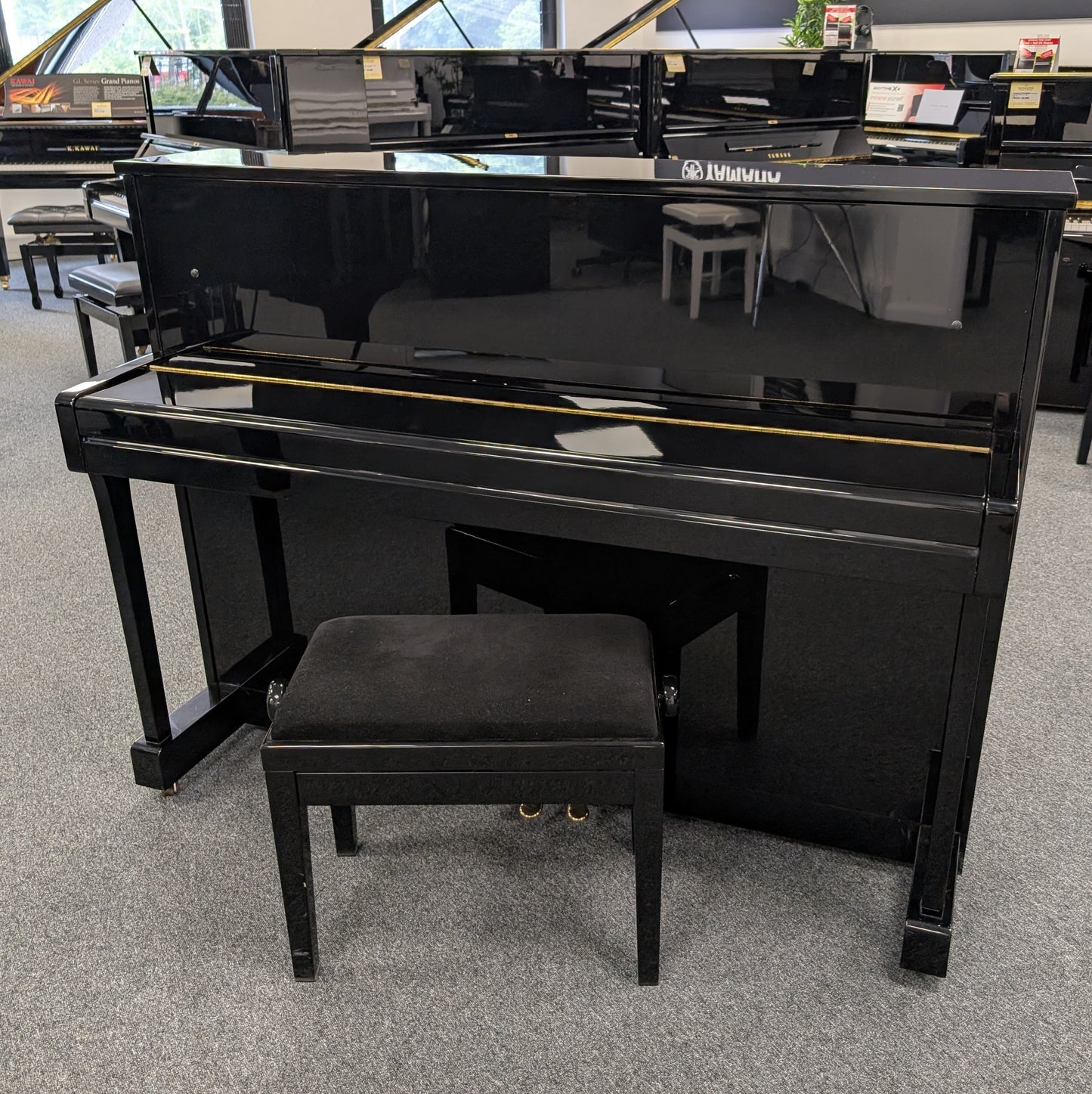 Yamaha M112 Upright Piano; Polished Ebony: Serial No: 6179454 | Second Hand