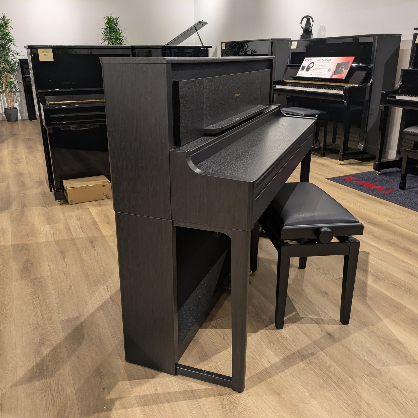 Roland LX706 Digital; Charcoal Black Digital Piano Incl Stool Serial No: Z6J0330 | Second Hand