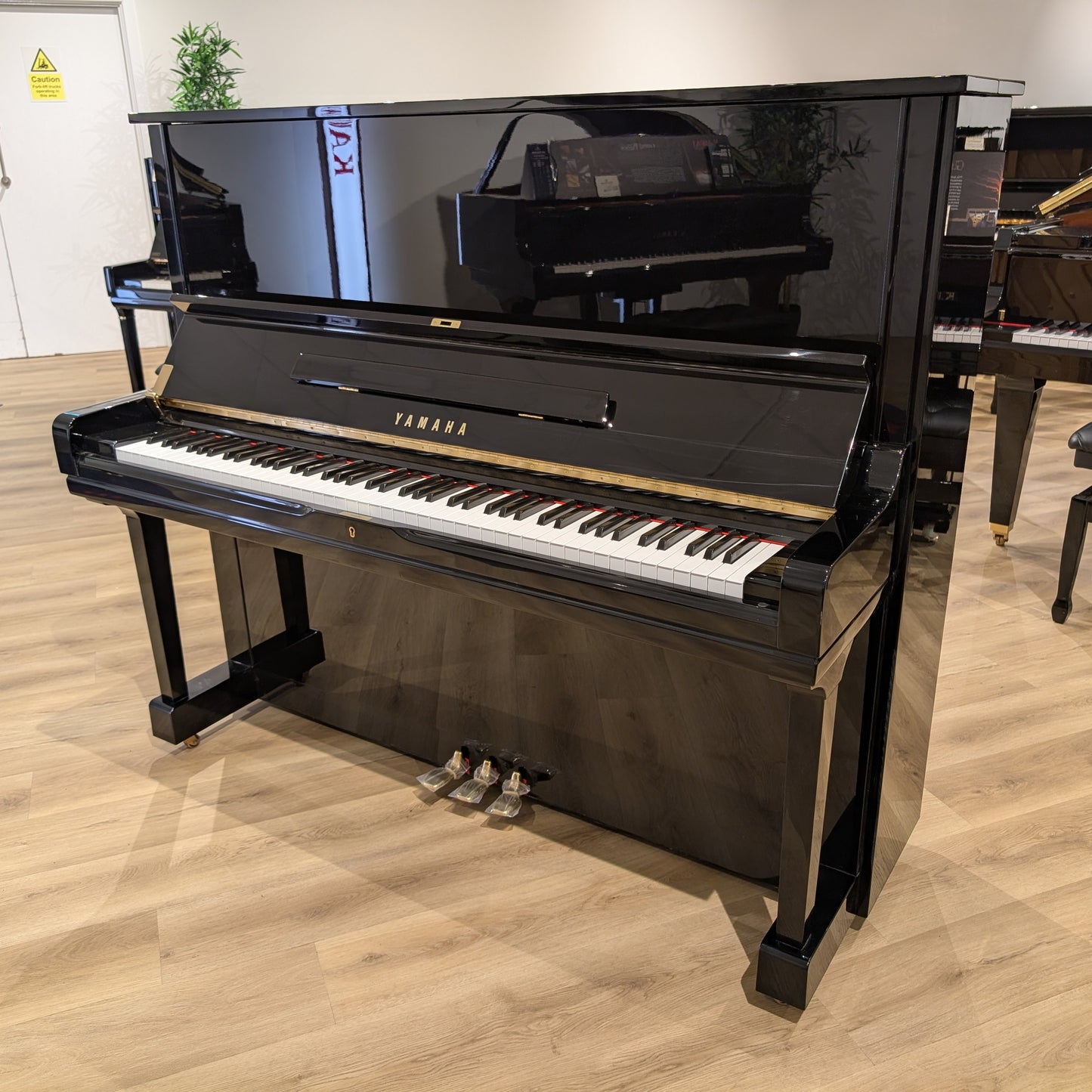 Yamaha U3 Upright Piano in Polished Black Serial No: H2026960 | RECONDITIONED AS NEW