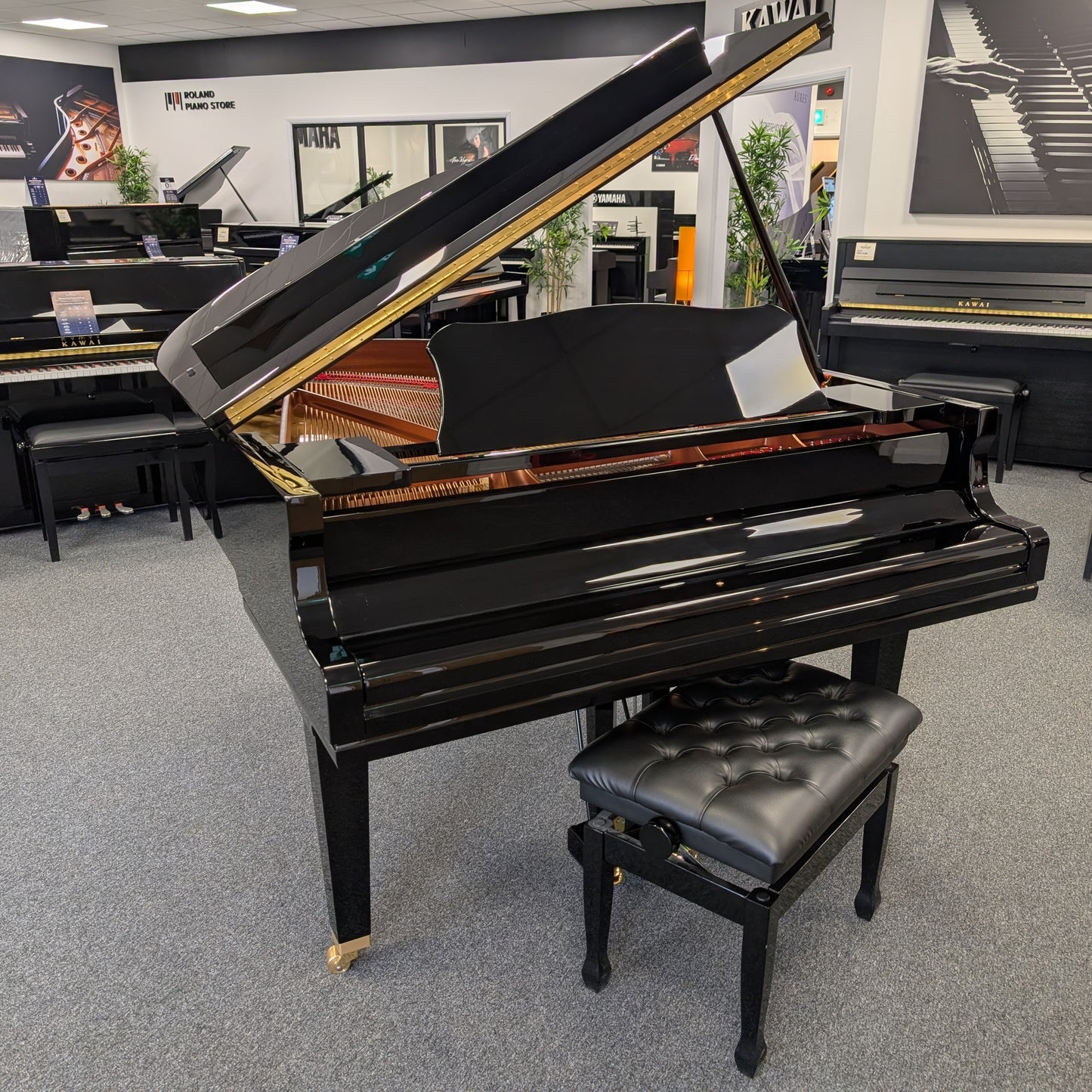 Yamaha GC2 Grand Piano in Polished Ebony: Serial No: 6537005 | Second Hand