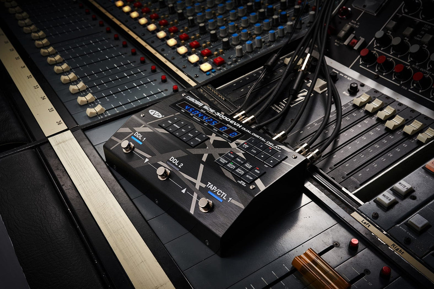 Boss SDE-3000EVH Dual Digital Delay Effect Pedal | With 3 FREE Pedal Toppers