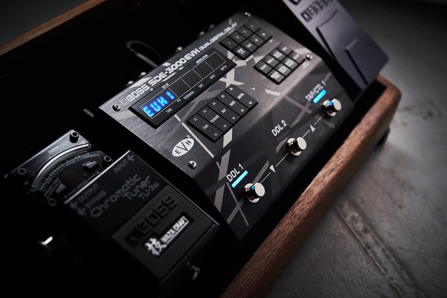 Boss SDE-3000EVH Dual Digital Delay Effect Pedal | With 3 FREE Pedal Toppers