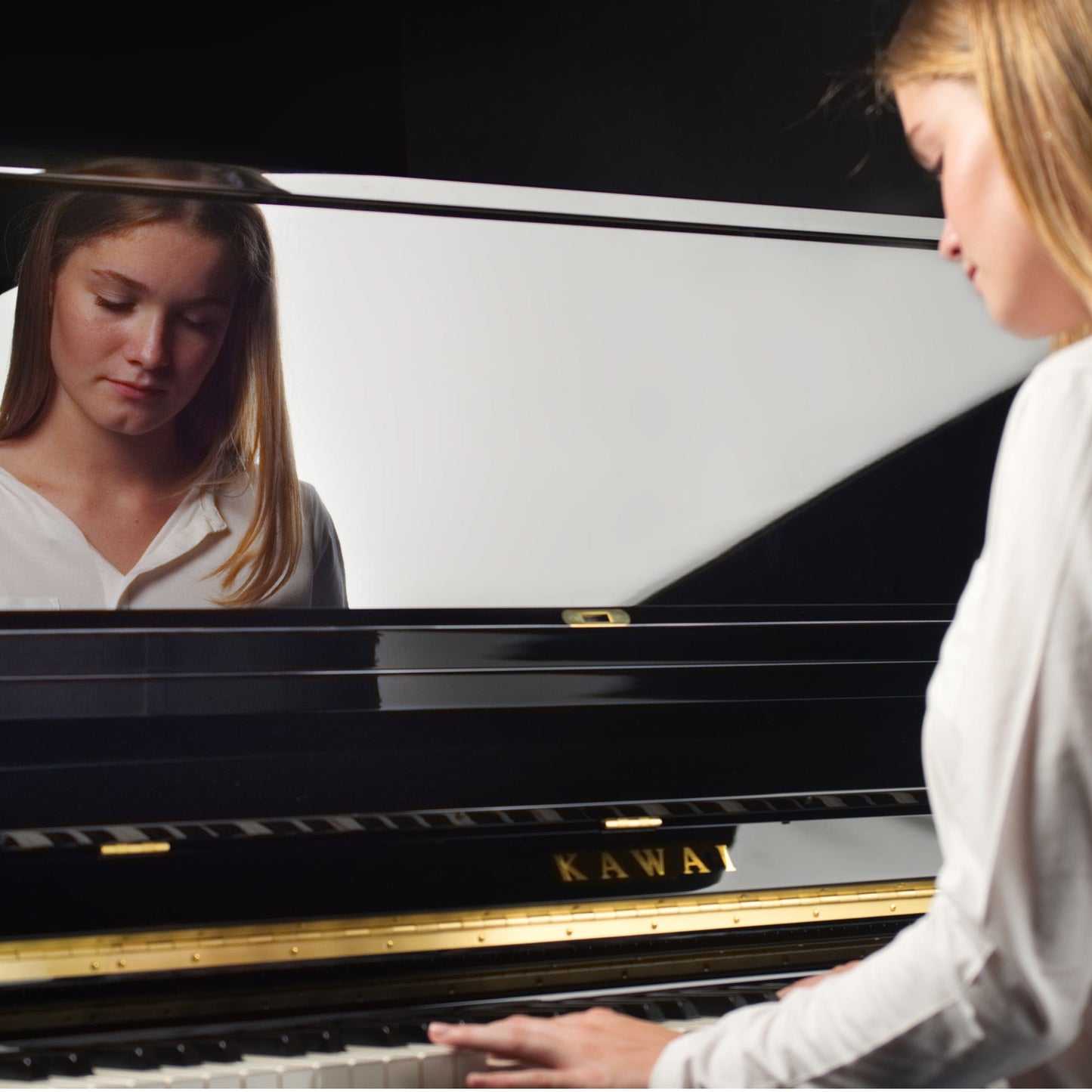 Kawai K500 AURES 2 Hybrid Upright Piano; Polished Ebony