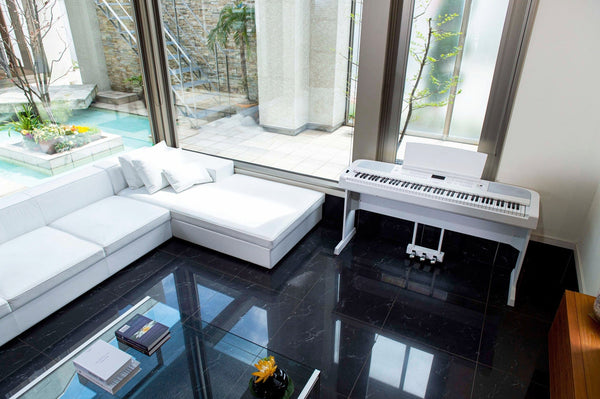 Yamaha DGX670 White Piano Upgraded Package