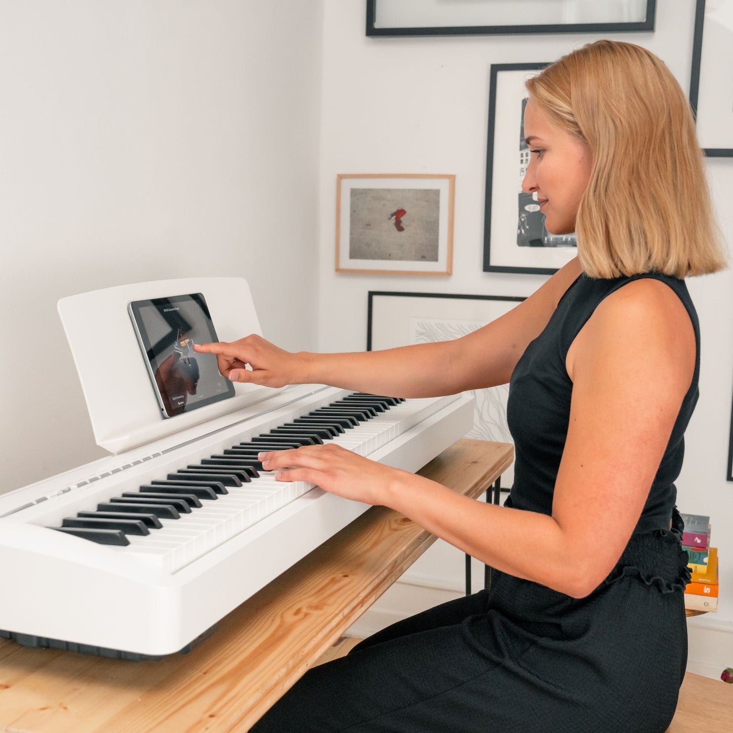 Kawai ES120 Digital Piano; White Home Package