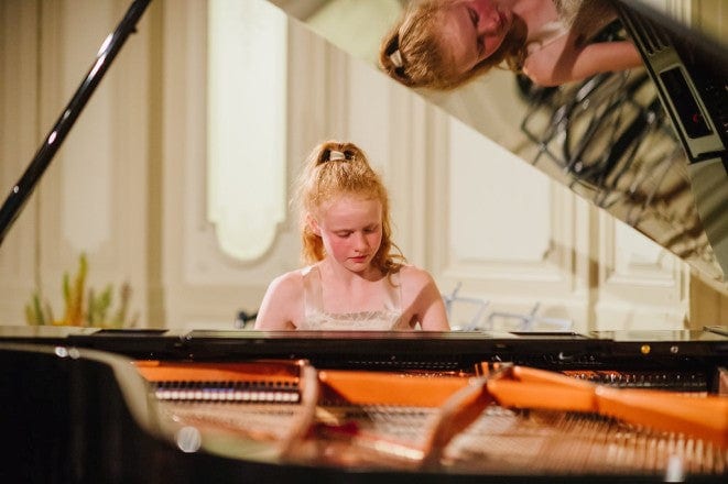 Feurich 162 Dynamic I Grand Piano; Polished Walnut