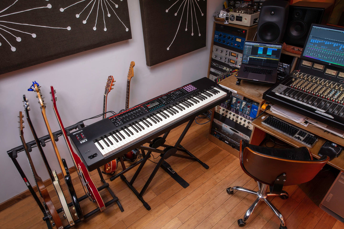 Roland FANTOM-07 76 Note Synthesizer Keyboard