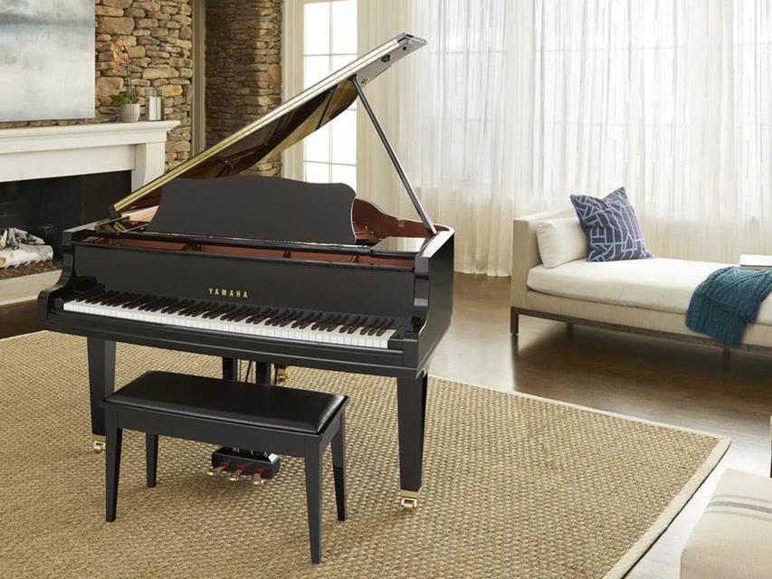 Yamaha GC2 Baby Grand Piano; Polished Ebony