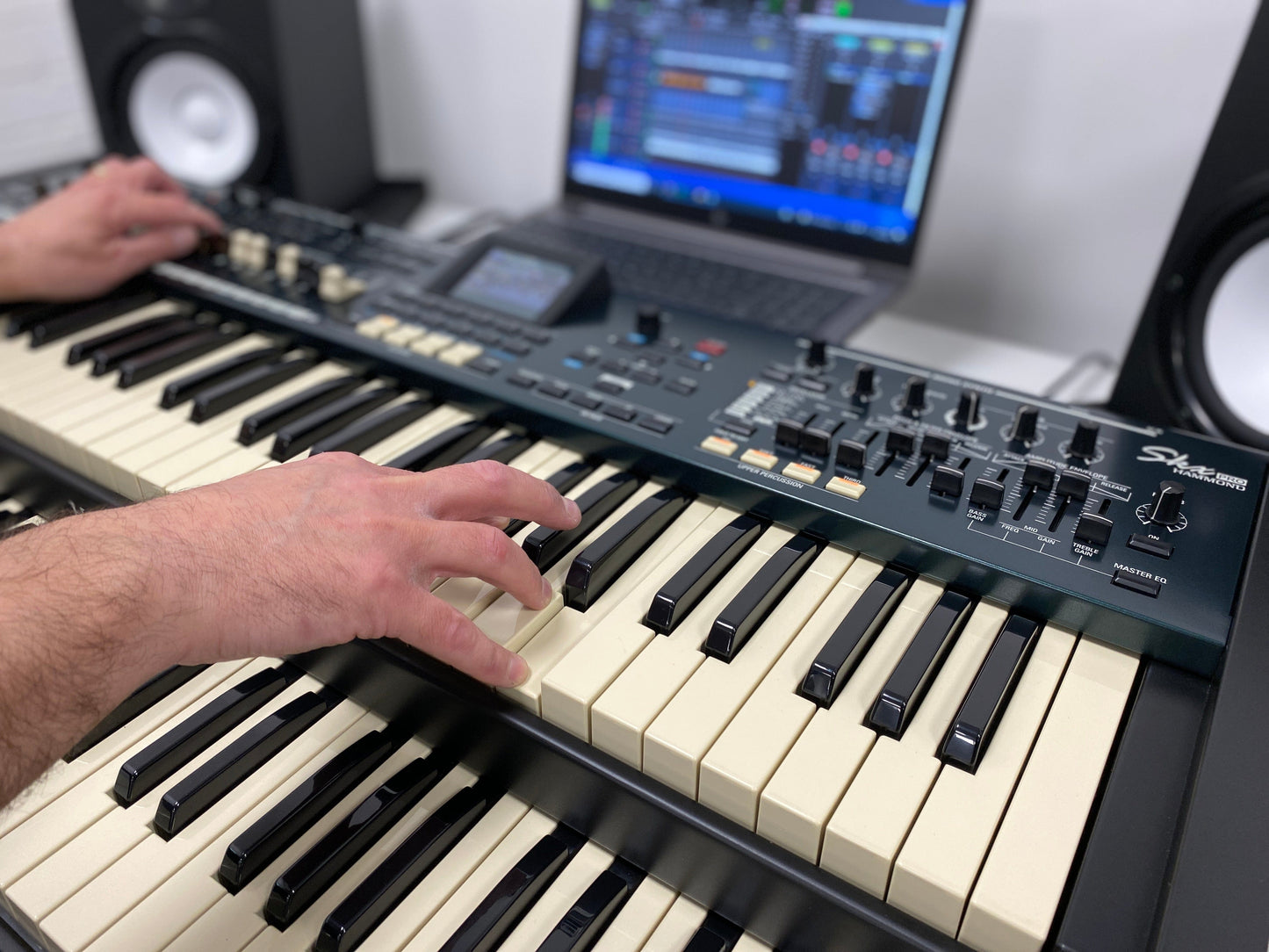 Hammond SKX Pro Bundle Incl Stand