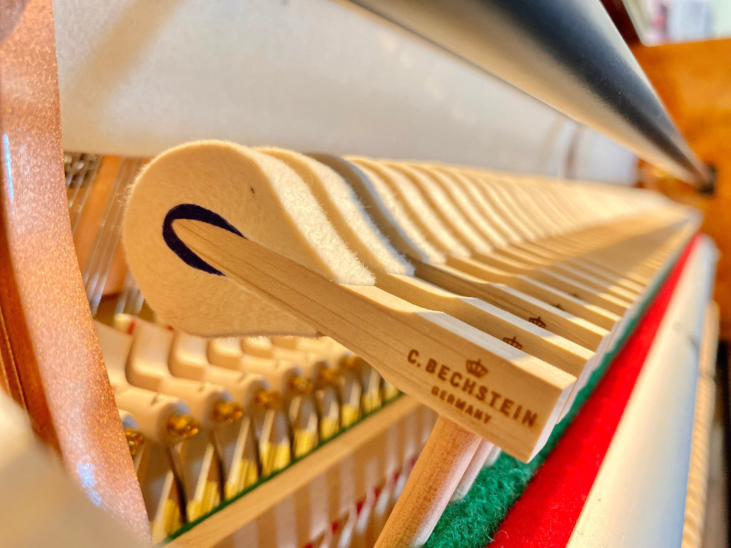 Perzina UP129 Upright Piano; Black Polished