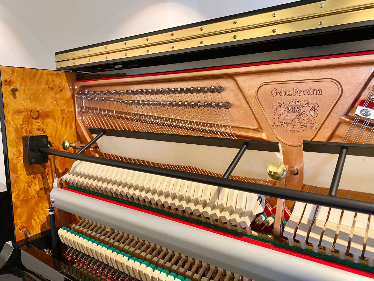 Perzina UP129 Upright Piano; Black Polished