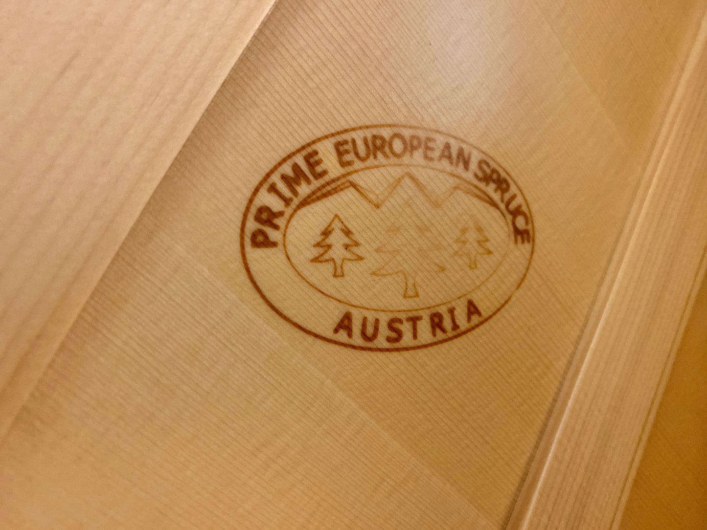 Perzina UP129 Upright Piano; Black Polished