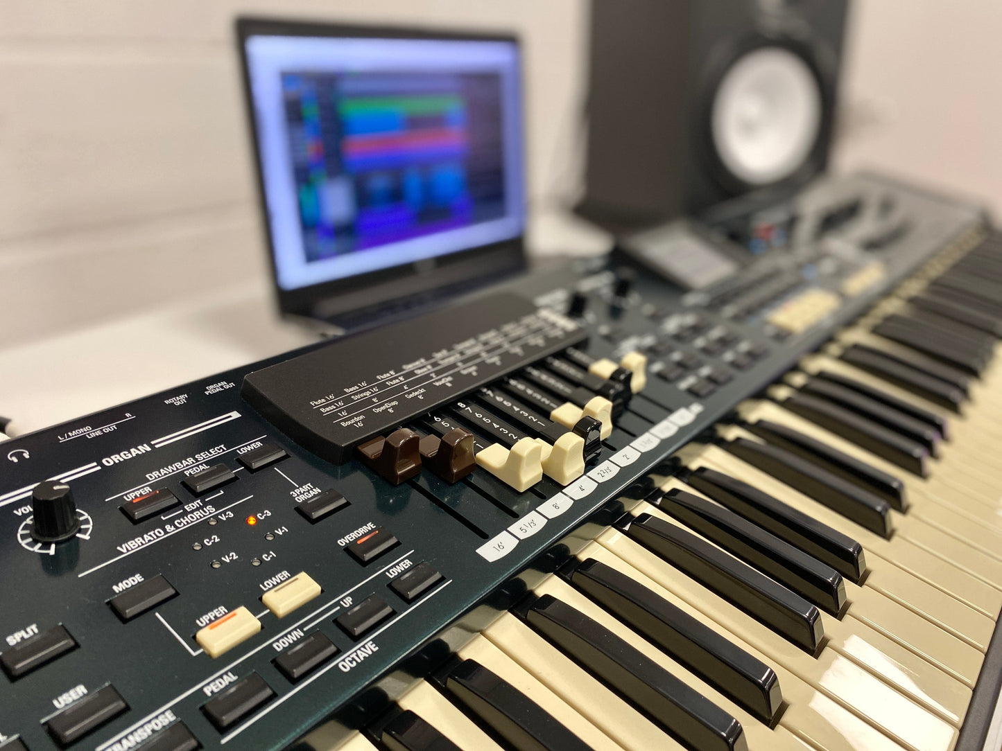 Hammond SK PRO 61 Bundle Incl Stand