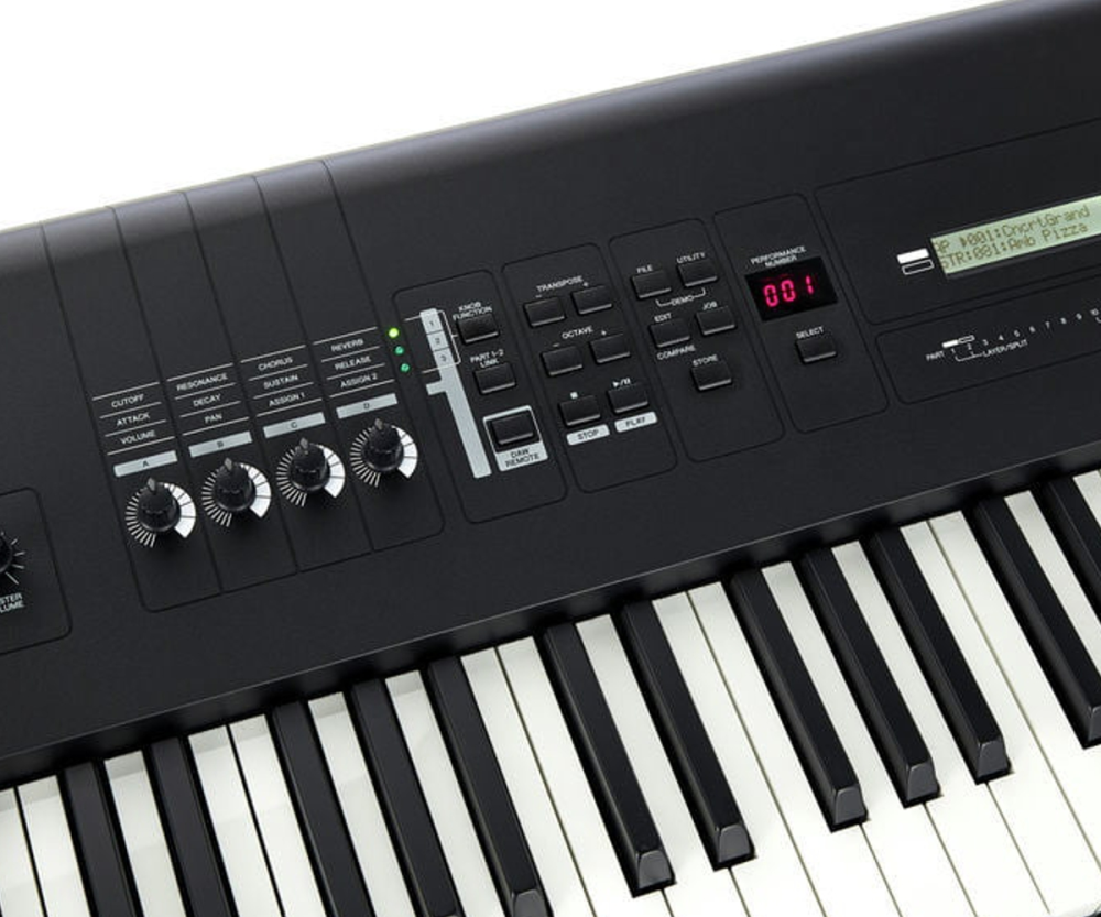 Yamaha MX88 Music Synthesizer