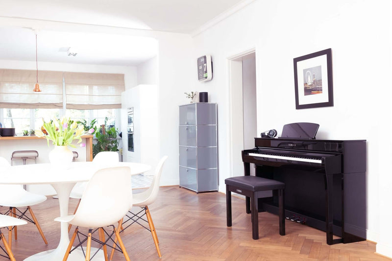 Yamaha CLP735PE Polished Ebony Digital Piano Value Package