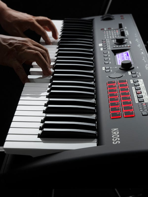 Korg Kross 2 88 Key Synthesizer Workstation; Matt Black