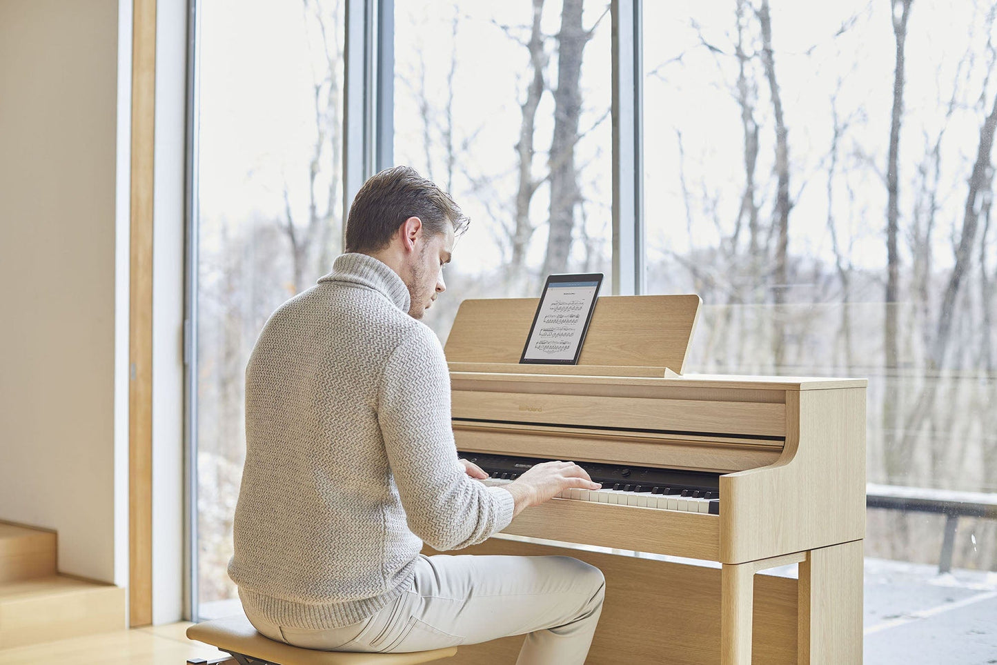 Roland HP702 Digital Piano; Light Oak