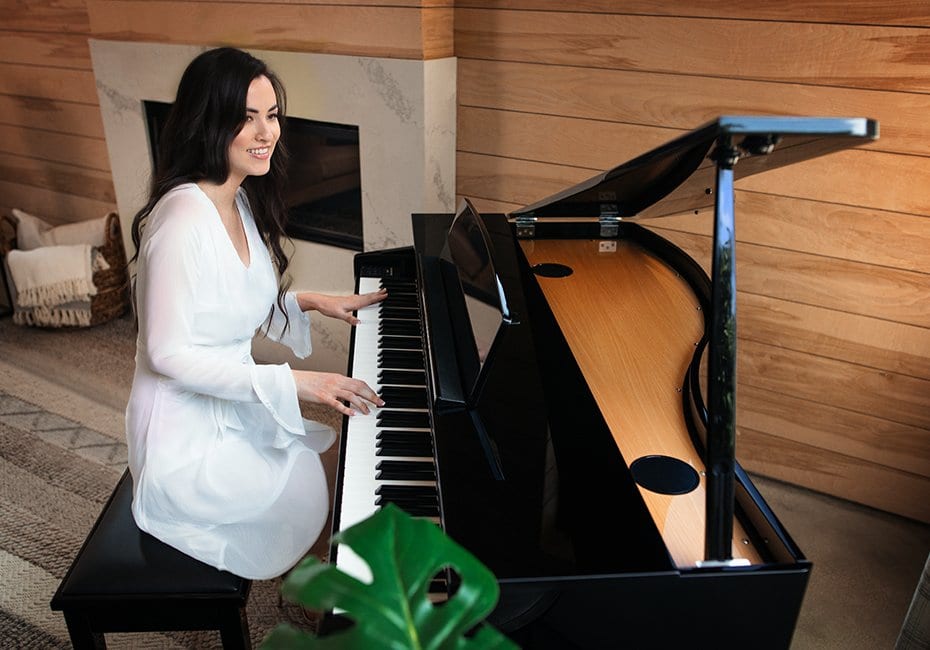 Kawai DG30 Polished Ebony Digital Grand Piano With Stool & Roland RH200 Headphones | Free Delivery & Installation