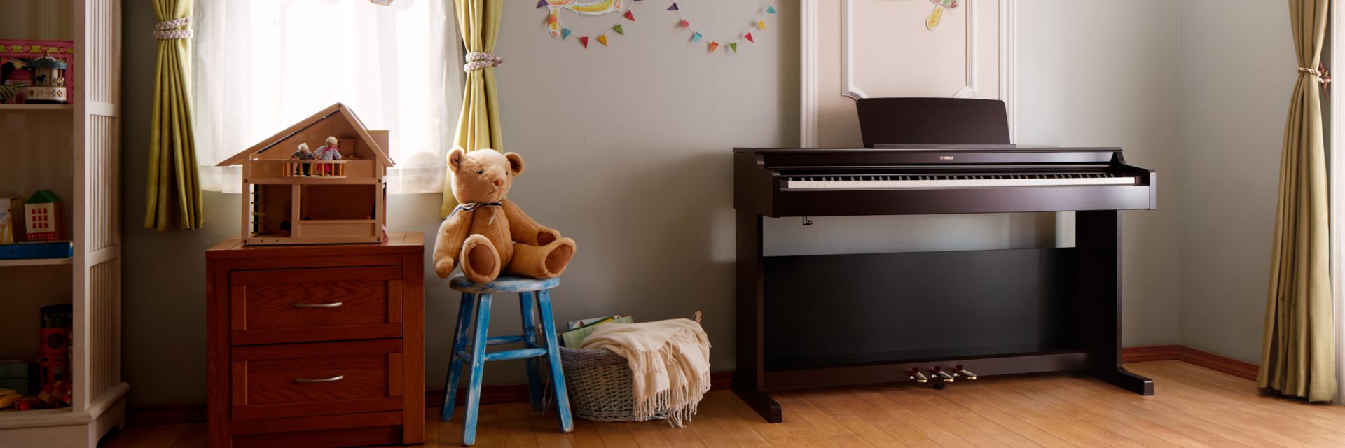 Yamaha Arius YDP165 Digital Piano