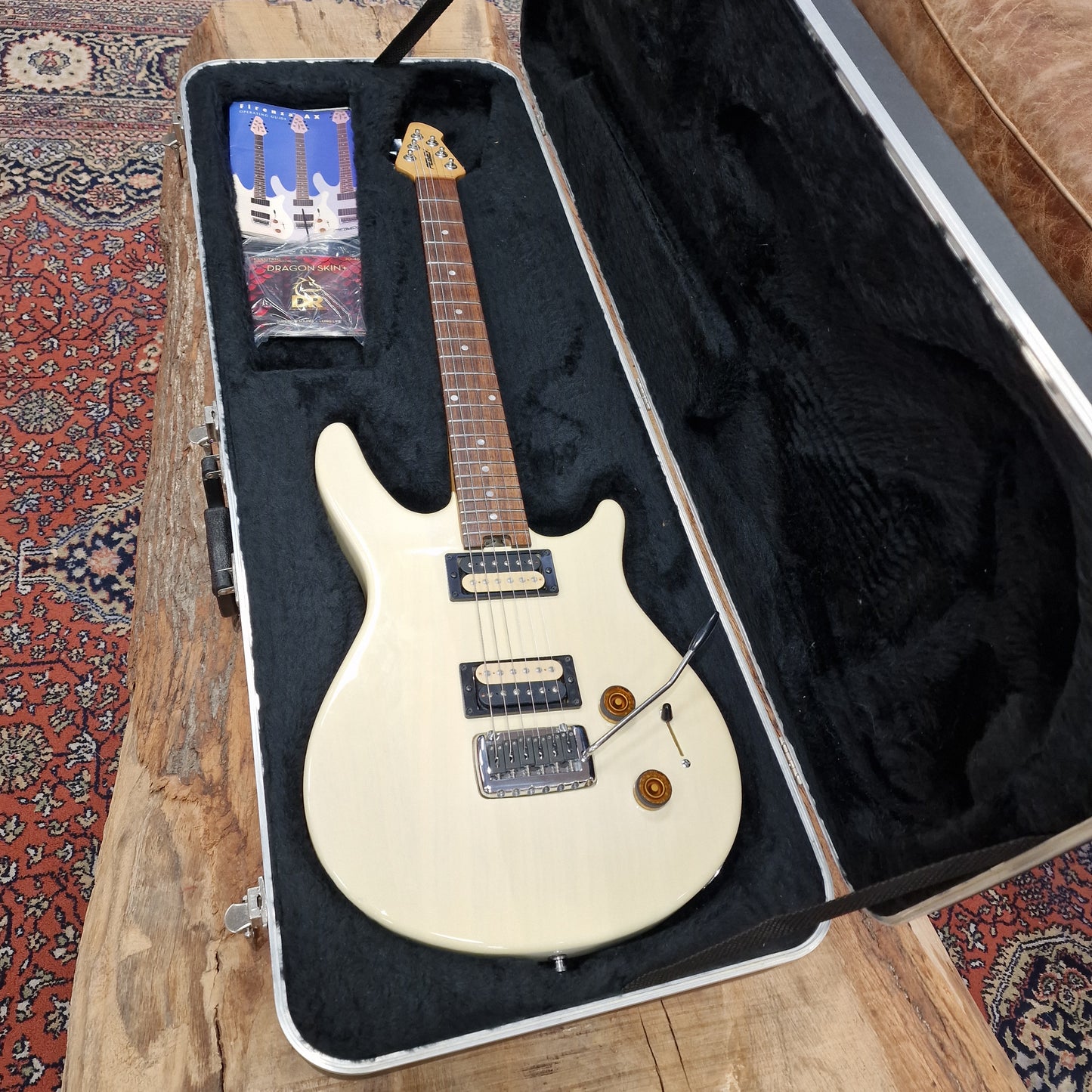 Peavey Firenza AX Electric Guitar; White: Serial Number: 10480346 | Second Hand