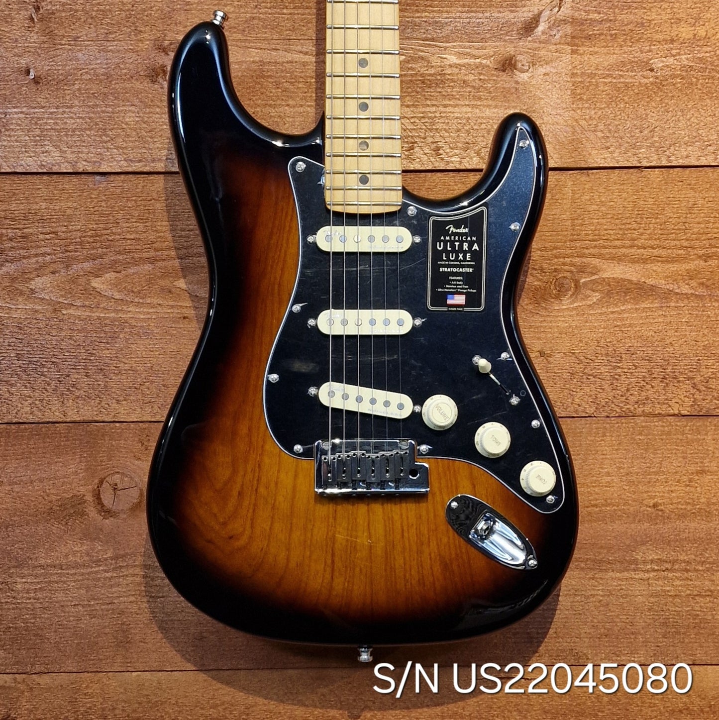 Fender Ultra Luxe Stratocaster Maple Fingerboard 2-Colour Sunburst