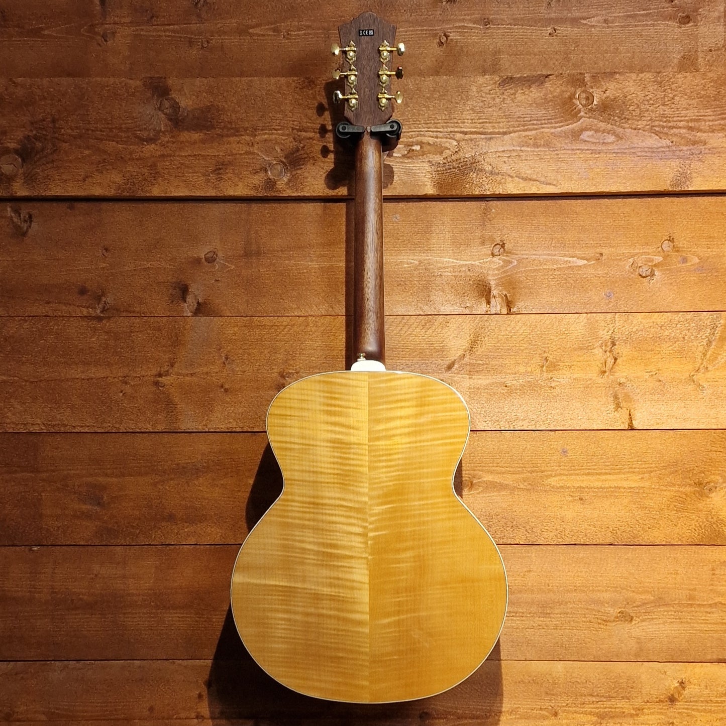 Guild F250E Jumbo Deluxe Acoustic Guitar; Blonde: Serial No: G32302330 | Second Hand