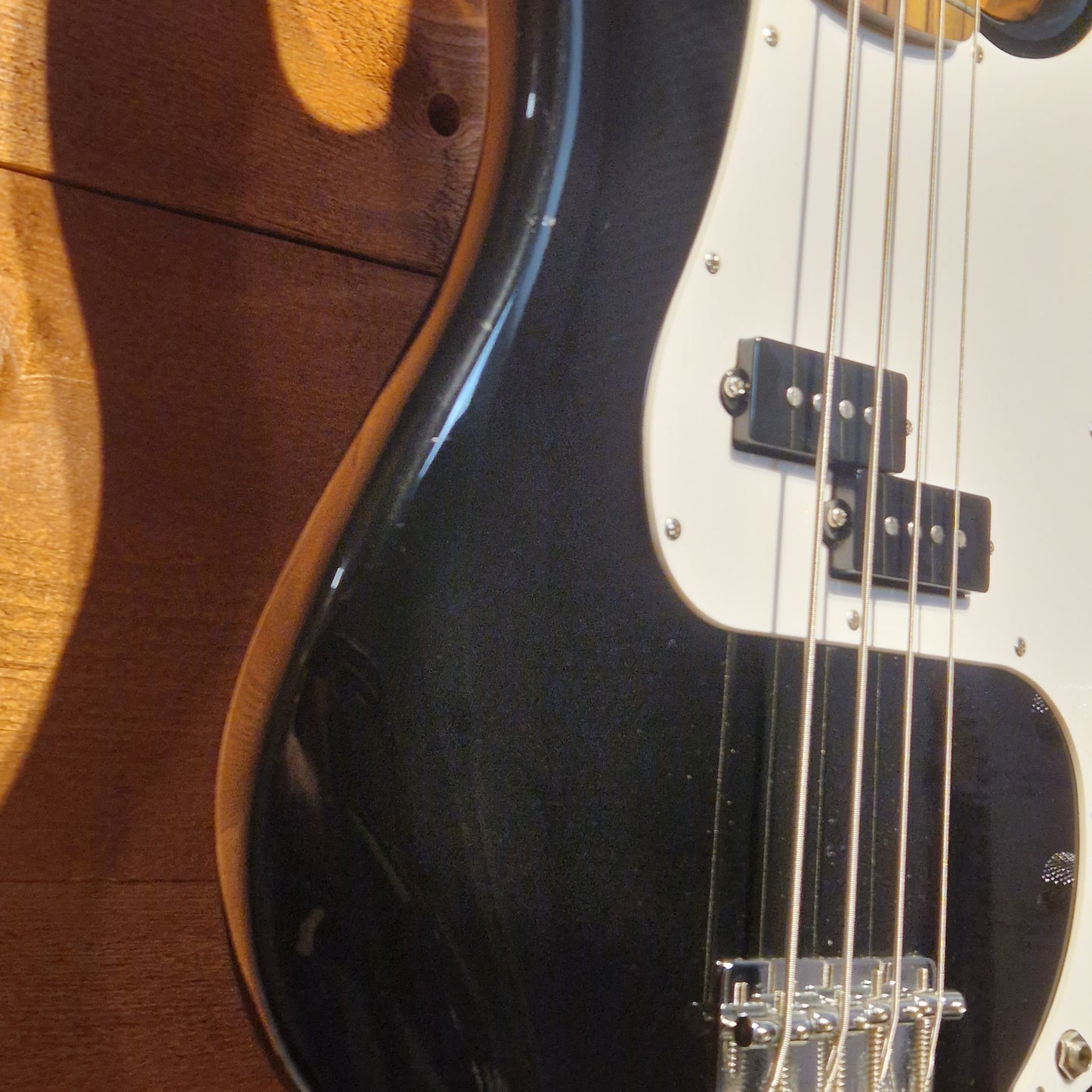 Squier Affinity Precision Bass; Black: Serial No: CY21115704 | Second Hand