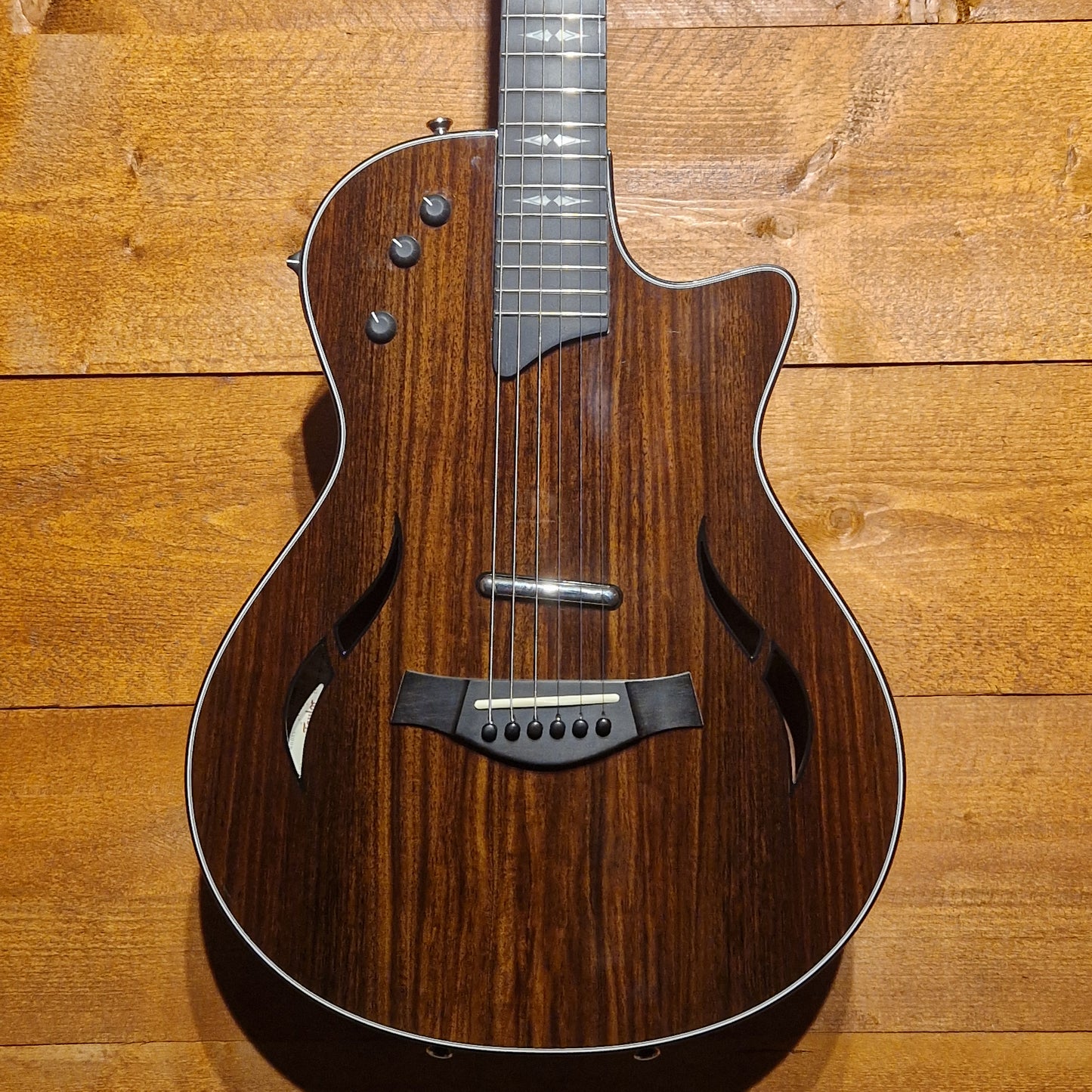 Taylor T5Z Pro-RW LTD Electro-Acoustic Hybrid Guitar (with Hard Case); Rosewood: Serial No: 1108065153 | Second Hand
