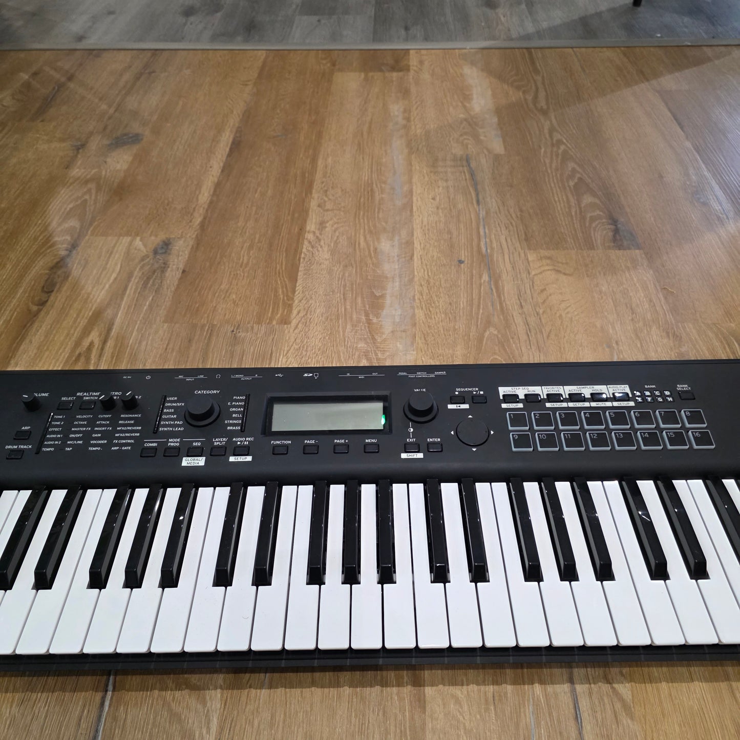 Korg Kross 2 61 Keyboard; Serial No: 5238 | Second Hand