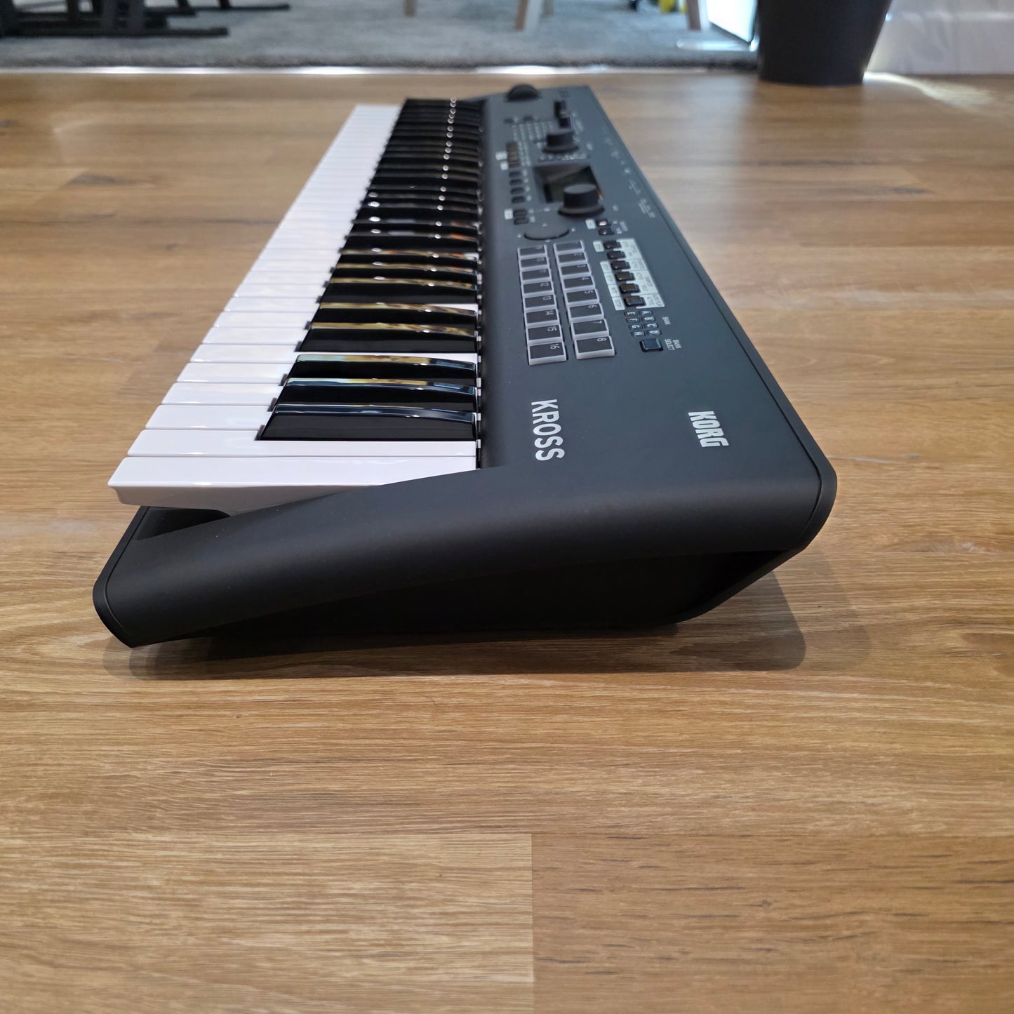 Korg Kross 2 61 Keyboard; Serial No: 5238 | Second Hand