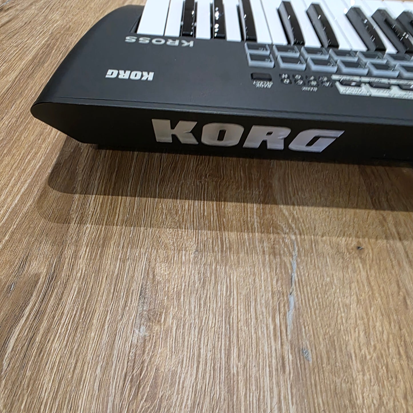 Korg Kross 2 61 Keyboard; Serial No: 5238 | Second Hand