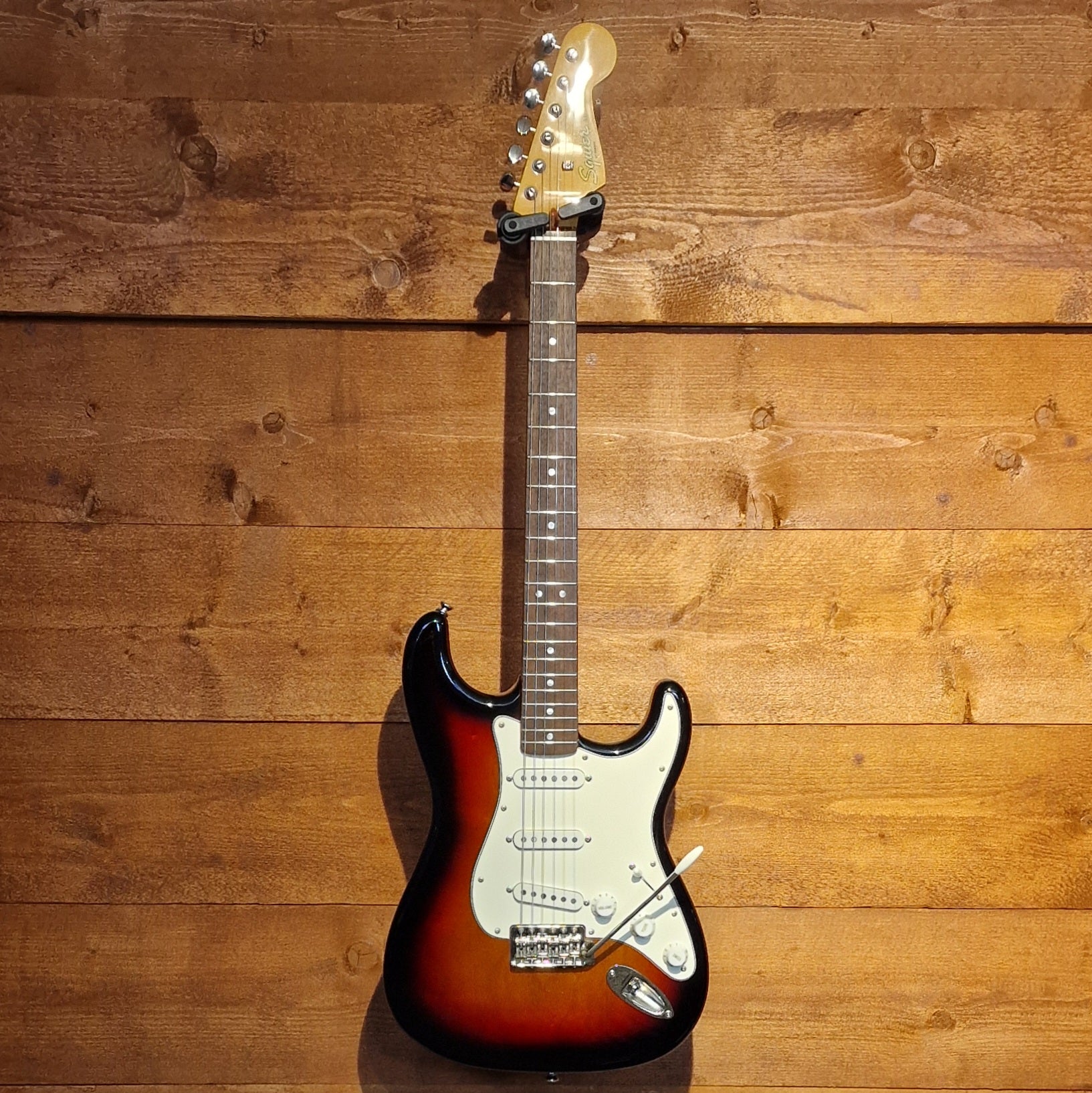 Squier Classic Vibe 60s Stratocaster; Sunburst: Serial Number
