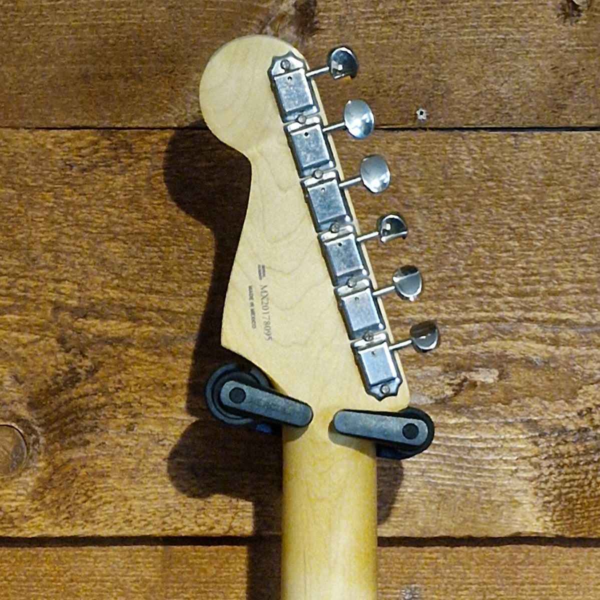Fender Vintera 60s Road Worn Stratocaster; Firemist Gold: Serial No: MX20178095 | Second Hand