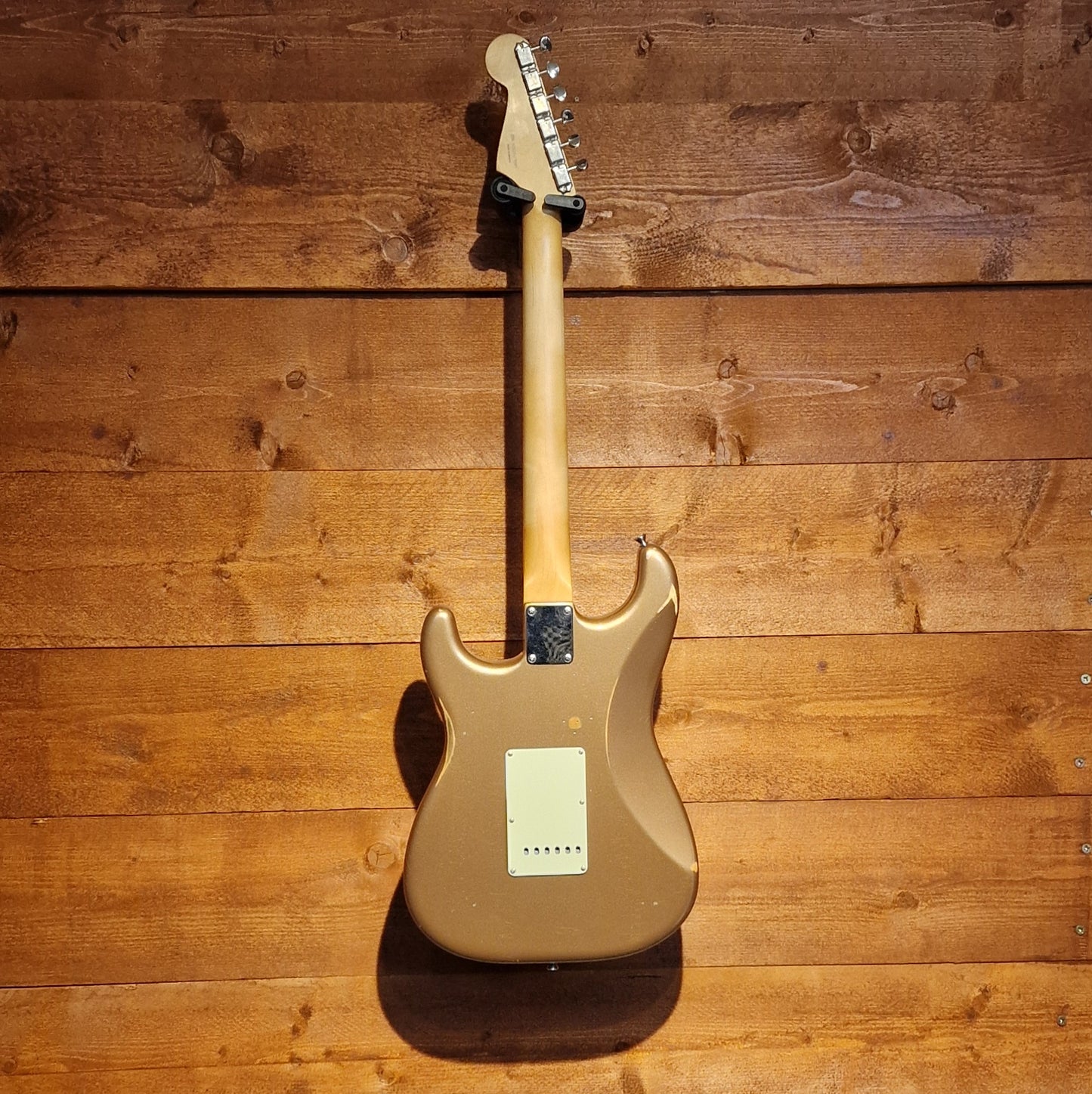 Fender Vintera 60s Road Worn Stratocaster; Firemist Gold: Serial No: MX20178095 | Second Hand