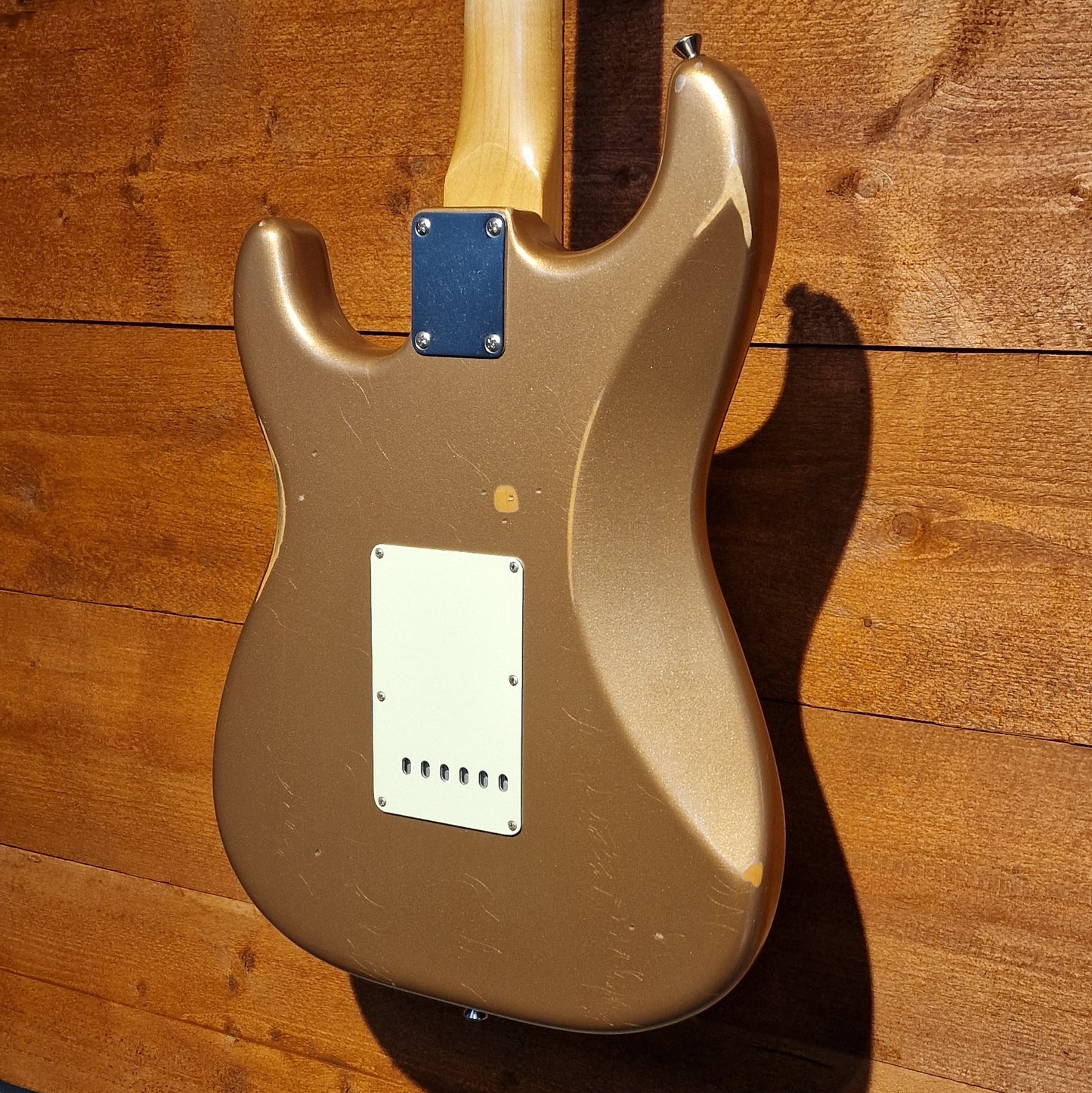 Fender Vintera 60s Road Worn Stratocaster; Firemist Gold: Serial No: MX20178095 | Second Hand