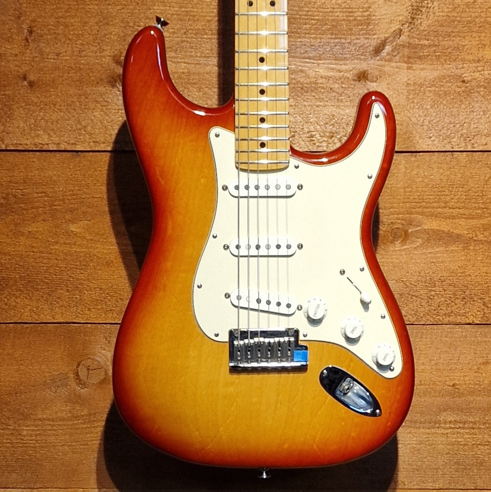 Fender American Standard Stratocaster; Sienna Sunburst: Serial No: Z8065203 | Second Hand