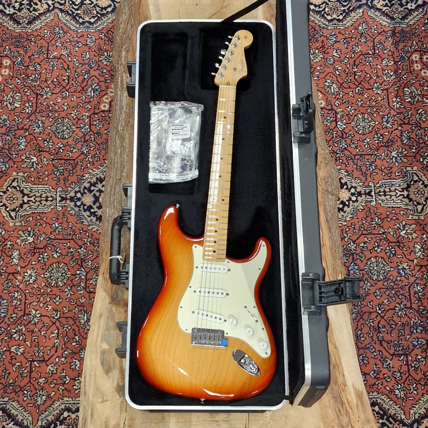 Fender American Standard Stratocaster; Sienna Sunburst: Serial No: Z8065203 | Second Hand
