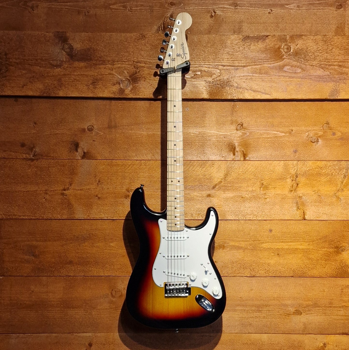 Squier Sonic Stratocaster Electric Guitar; Sunburst: Serial Number: ICSK21011696 | Second Hand