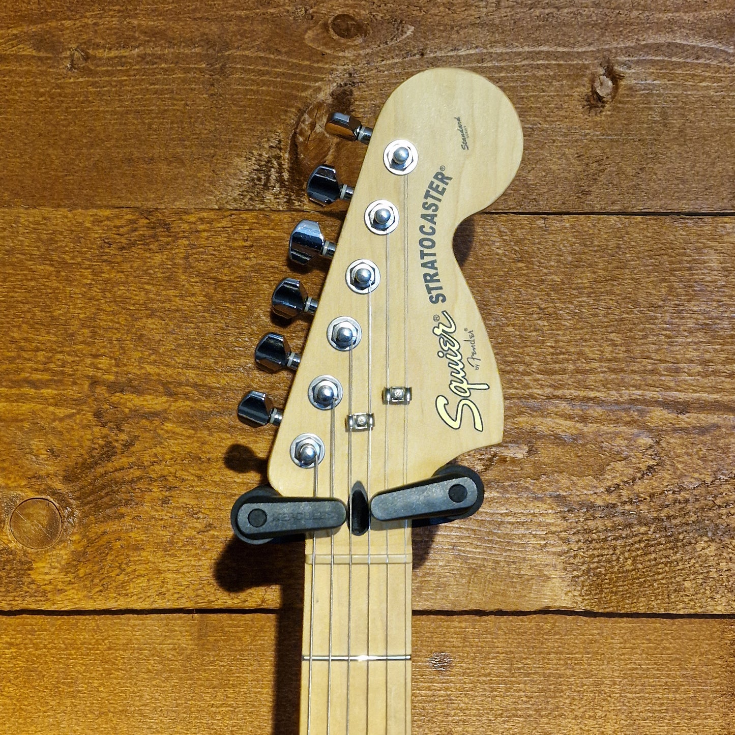 Squier Standard Stratocaster; Black: Serial Number: ICS13092185 | Second Hand