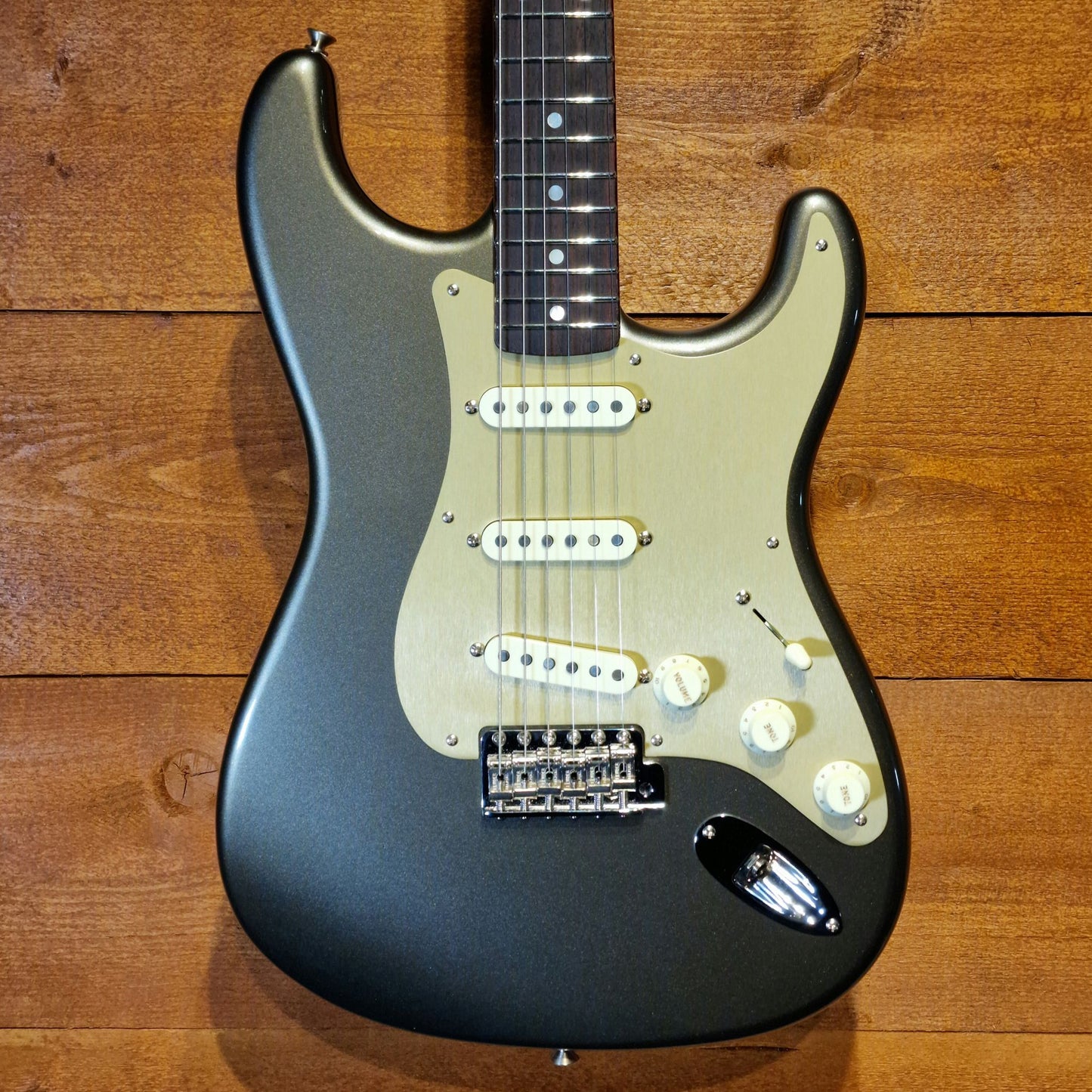 Fender Custom Shop Limited Edition Roasted Stratocaster Special NOS Electric Guitar May 2024; Aged Pewter : Serial Number: CZ579855 | Second Hand