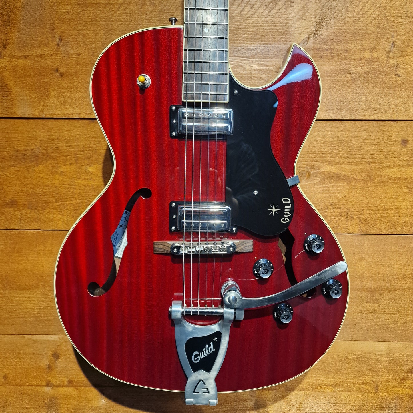 Guild Newark St. Collection Starfire III Hollow Body; Cherry Red: Serial No: KS91572145  | Second Hand