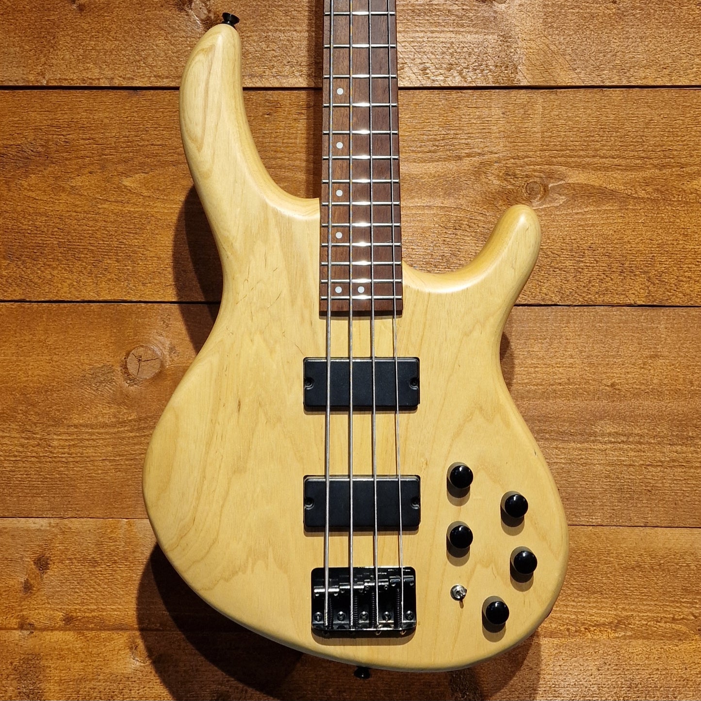 Cort Action Deluxe AS Bass Guitar; Natural Satin: Serial No: 190601468 | Second Hand