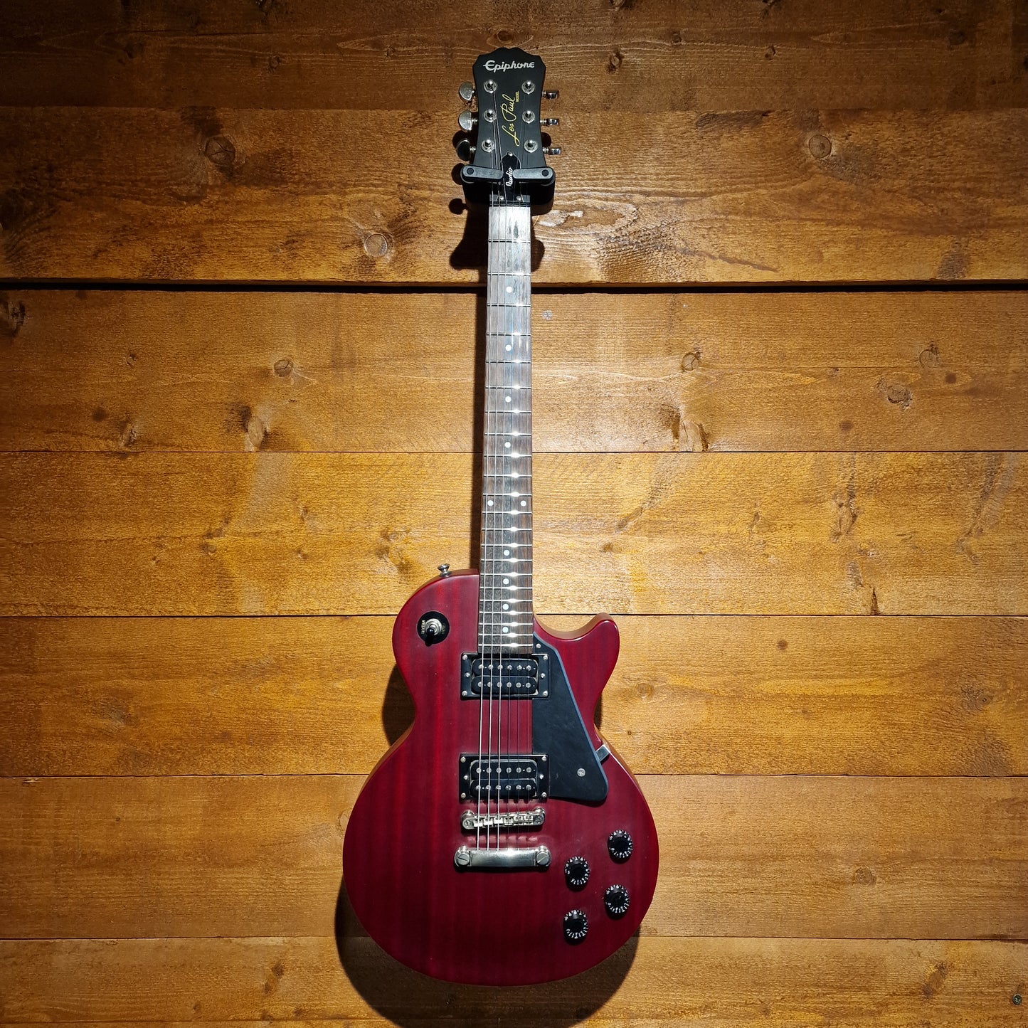 Epiphone Les Paul Studio; Wine Red: Serial No: 15121507140 | Second Hand