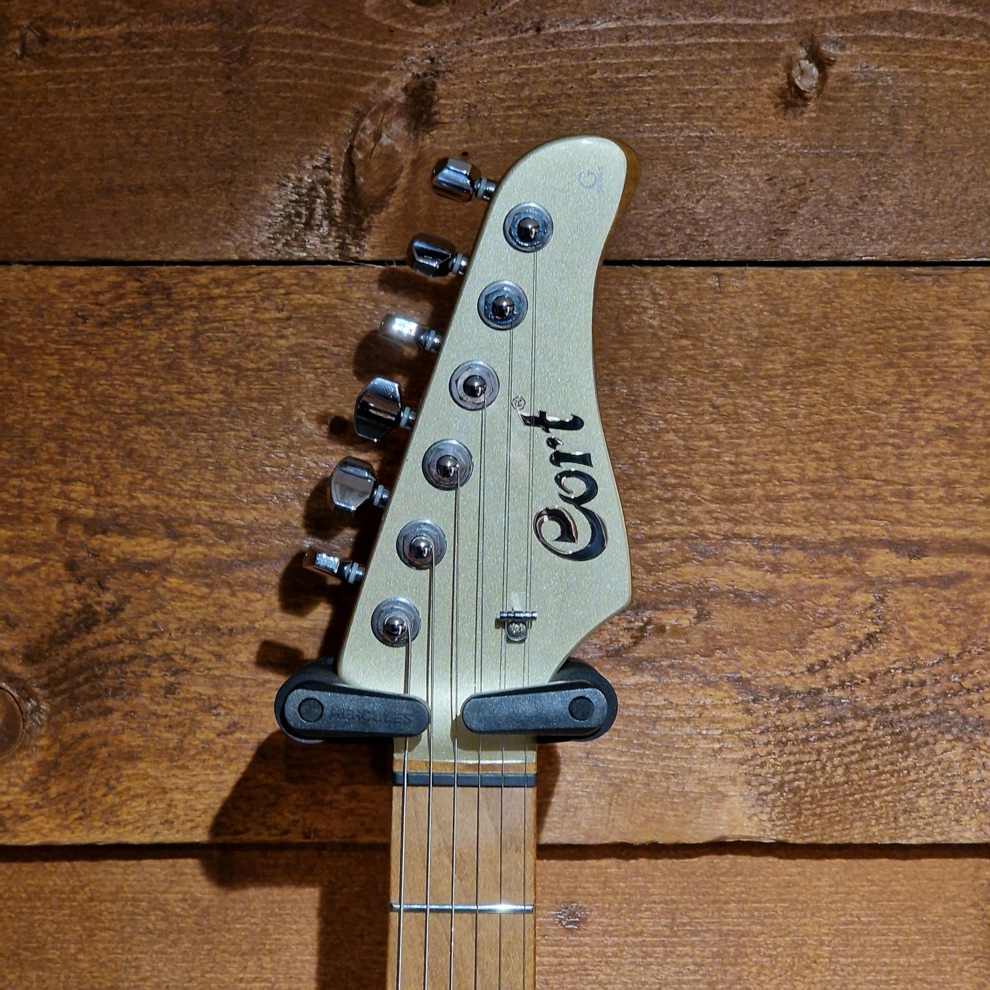Cort G300 Pro; Metallic Gold: Serial No: IE230204962 | Second Hand