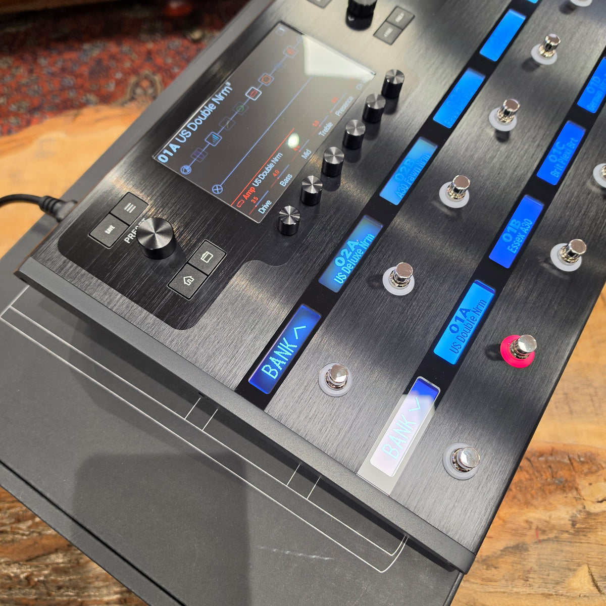 Line 6 Helix Floor Amp and Multi-Effects Guitar Pedal | Second Hand