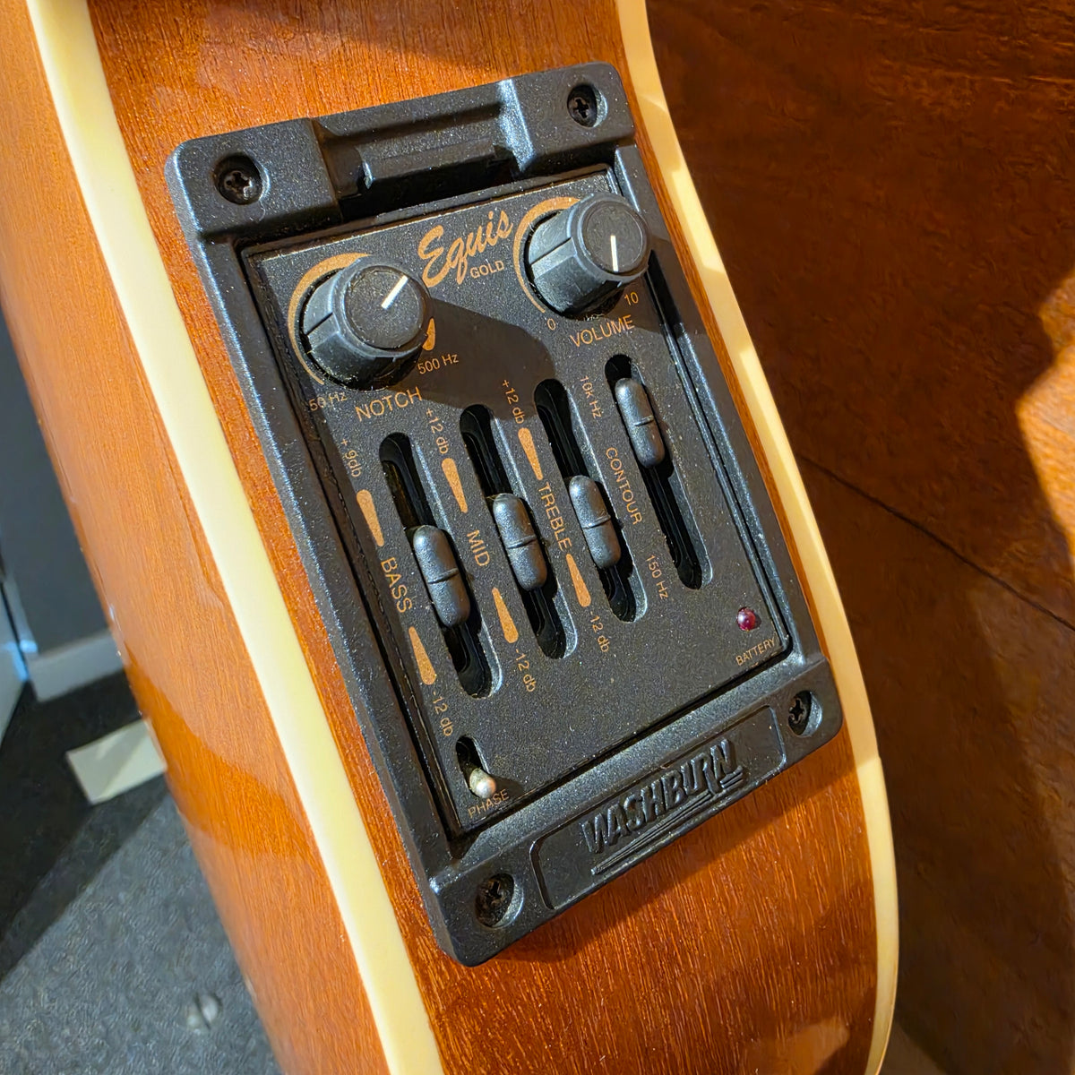Washburn EA26 Festival Series Craig Chaquico: Serial No: S6100033 | Second Hand