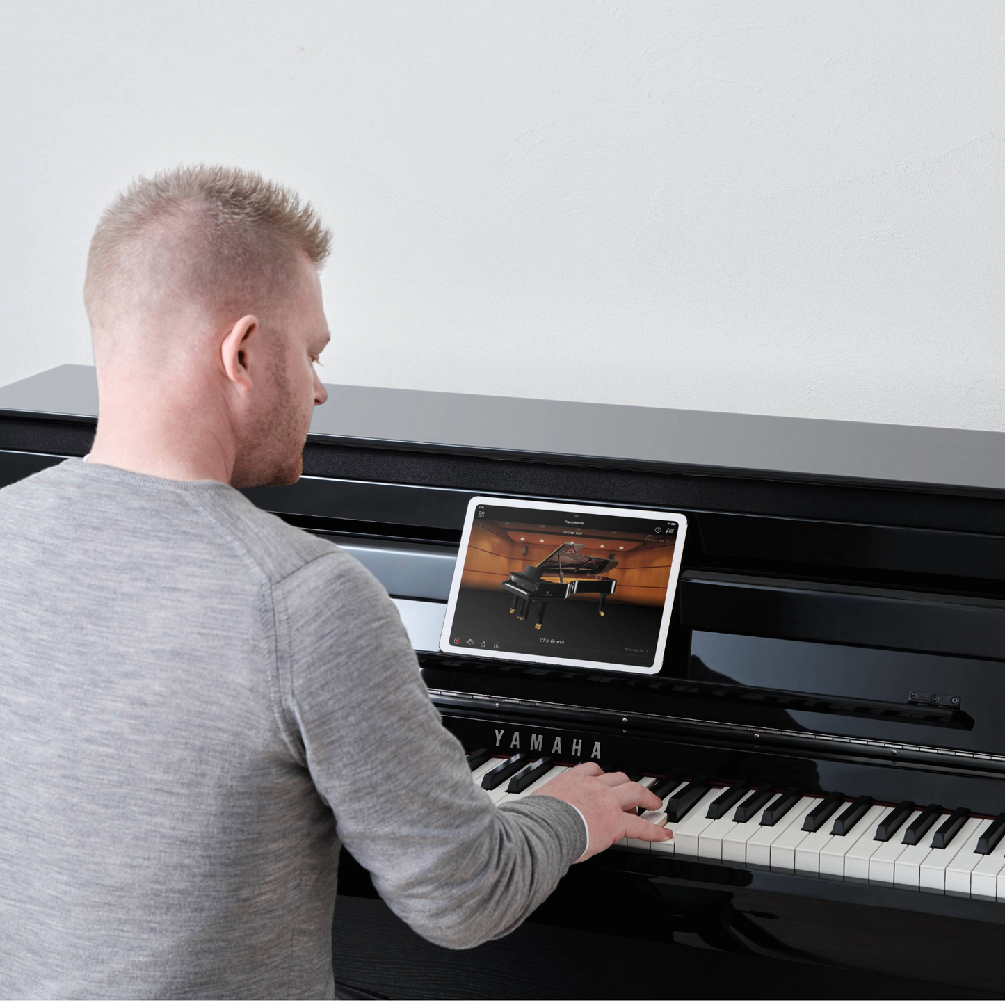 Yamaha CLP885 Digital Piano; Black Walnut