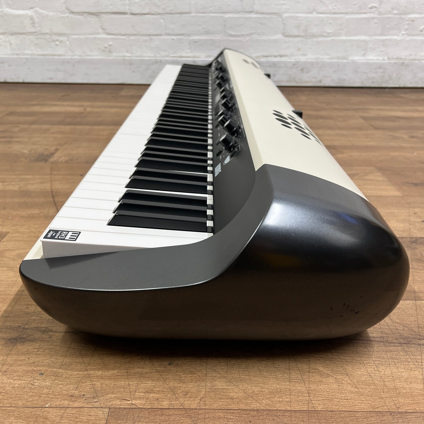 Korg SV2S 88 Stage Piano With Speakers; Serial No: 3460 | Second Hand