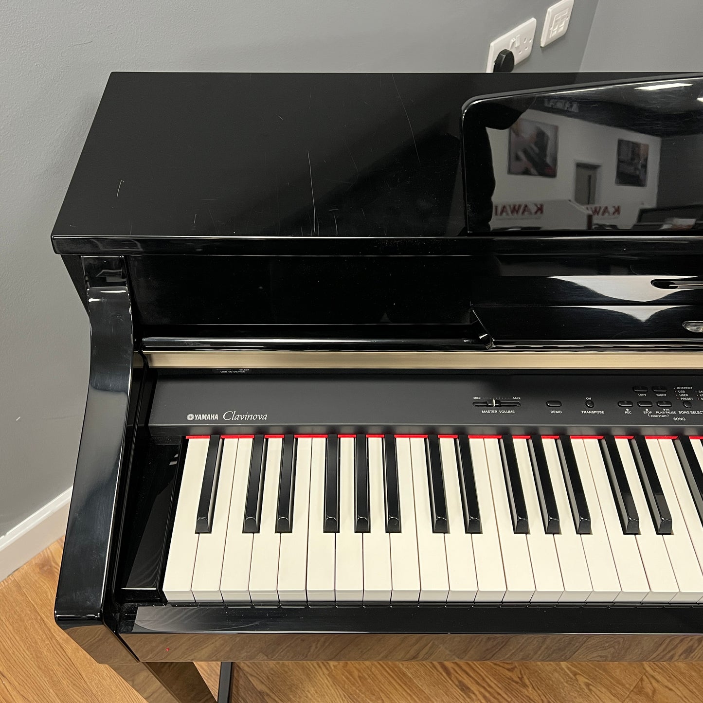 Second Hand Yamaha CLP370 Digital Piano; Polished Ebony with Matching Piano Stool: Serial No: BCQZ01037