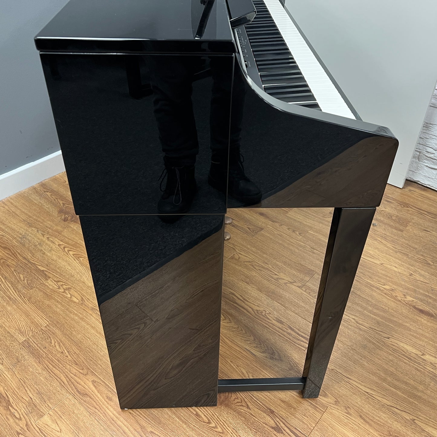 Second Hand Yamaha CLP370 Digital Piano; Polished Ebony with Matching Piano Stool: Serial No: BCQZ01037